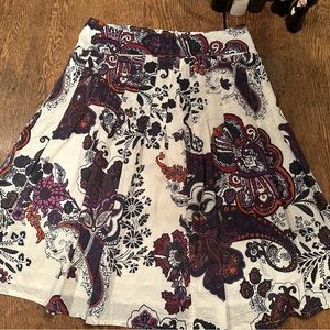 H&M Lightweight Pleated Skirt sz. 6